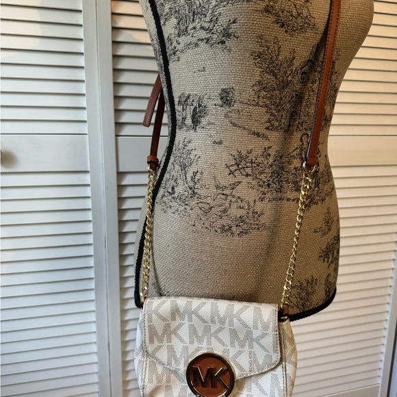 Michael Kors Crossbody - Picture 2 of 7